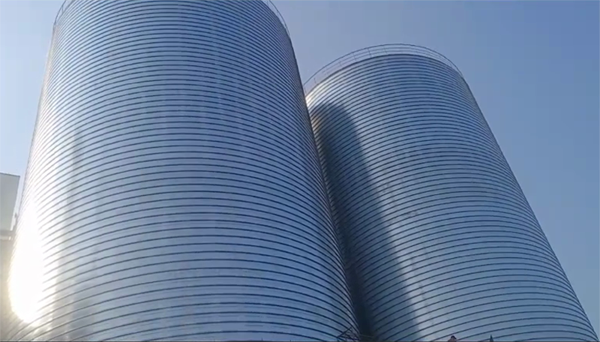 乌达2座混凝土高架卷板仓